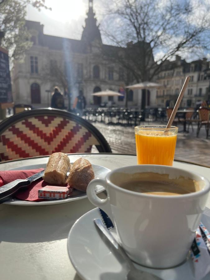 Bel Appartement Climatise Plein Centre Ville Poitiers Eksteriør bilde